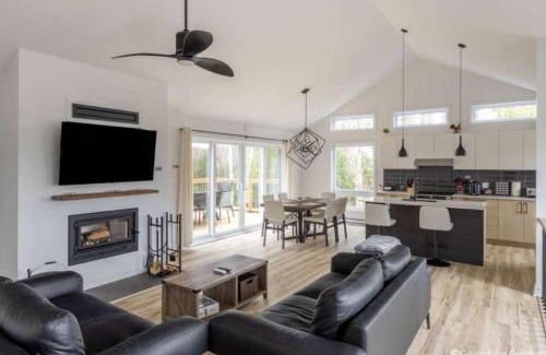 Saint Come Ski Chalet | Spa & Pool table - Chalet D-tente