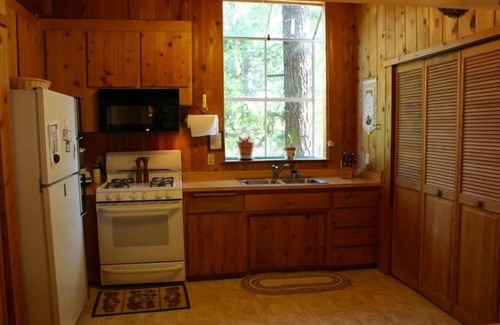 Gold Run House | Relaxing Spa Retreat Near Rollins Lake with Ocean View