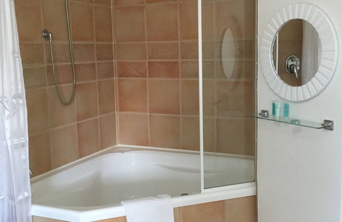 York Hotel | Relaxing Spa Unit in Historic York's Main Street