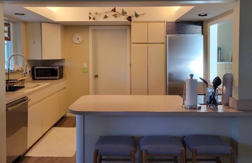 White Lake House | Family-Friendly Lakefront Cottage with Excellent Fishing