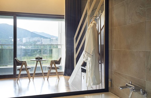 Suamsan-mal Hotel | Relaxing Spa View Hotel with Pool and Family Amenities