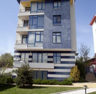 Hisarja Apartment | Relaxing Spa Villa Crystal with Hot Tub & Family Amenities