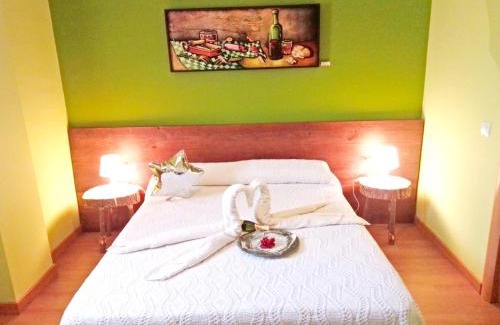 Villacanas Villa | Relax in a Villa with Private Pool in Villafranca De Los Caballeros
