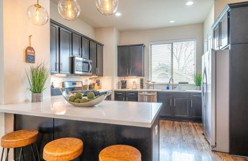 MacGregor House | Discover Space City Palace: Eco-Friendly Family Retreat