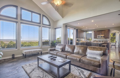Southwest Colorado Springs House | Family-Friendly Space Command with Kitchen & Breakfast