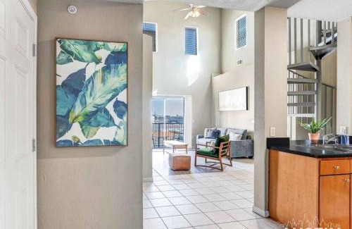 West Campus Apartment | Spacious Retreat for 8 Steps from Downtown & UT Campus