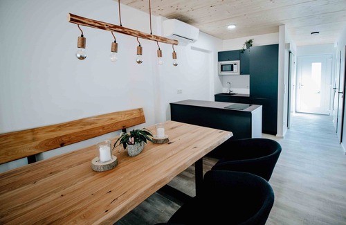 Pleinfeld Apartment | Inviting Space with Expansive Garden Terrace for Families