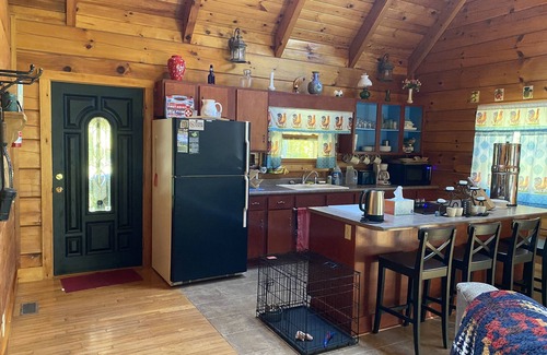 Marlinton House | Inviting Space to Breathe LLC – Rated 9.4/10 with Kitchen