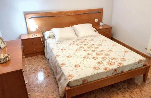 Madrigal de las Altas Torres House | Charming 3-Bedroom House with Furnished Terrace in Madrigal
