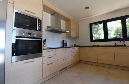 Sant Andreu de Llavaneres Villa | Family Villa Retreat with Pool & Ocean View - Rated 9.8/10