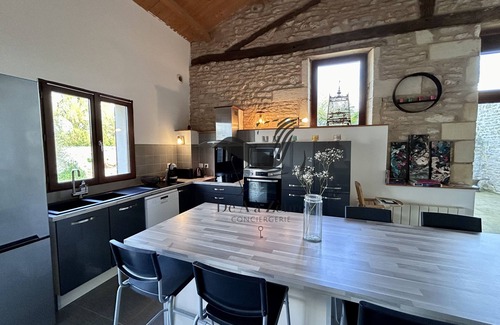 Moeze House | Cozy Home Perfectly Located for Your Family Getaway