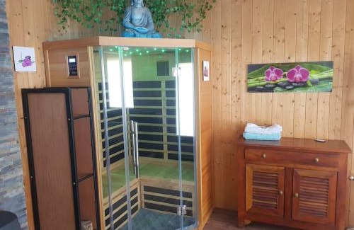 Reze House | Inviting Townhouse with Relaxation Space and Hot Tub