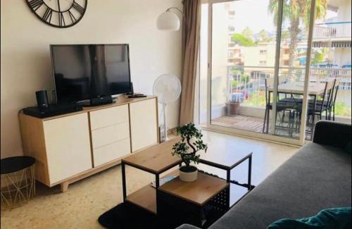 Cannes City Centre Apartment | Spacieux 1 chambre avec baignoire balnéo