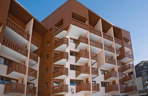 Les Bruyeres Apartment | Family-Friendly 3-Room Cabin Steps from the Slopes