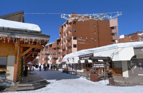Les Bruyeres Apartment | Family-Friendly 3-Room Cabin Steps from the Slopes