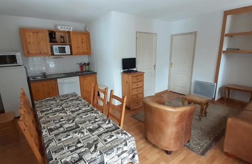 Valfrejus Apartment | Spacious 4-Room Apartment for 8 in the Heart of Resort