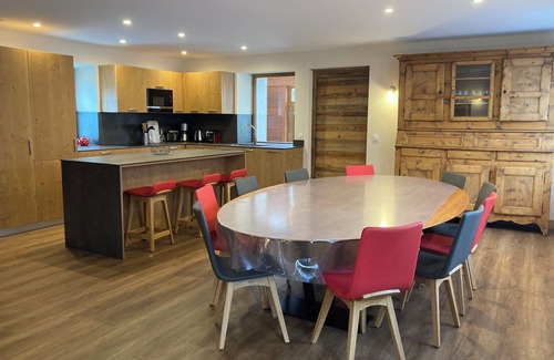 Sollieres-Sardieres Ski Chalet | Relaxing Chalet in Tranquil Village with Free Wifi