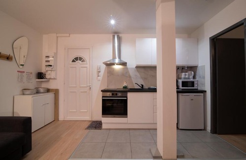 Alpes-Romans Apartment | Cozy T2 in the Heart of the City - Family Friendly Stay