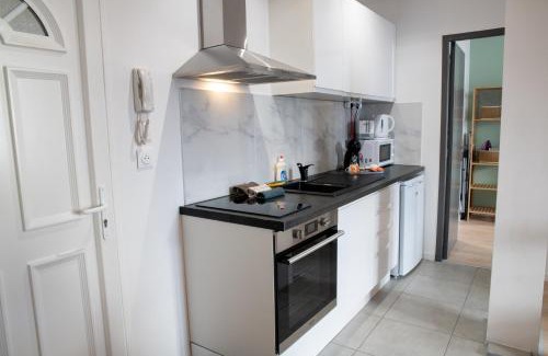 Alpes-Romans Apartment | Cozy T2 in the Heart of the City - Family Friendly Stay