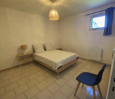 Entraigues-sur-la-Sorgue Apartment | Pet-Friendly 2-Bedroom Retreat with Private Parking
