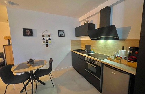 Lunel-Viel Apartment | Inviting Studio for Families with Child-Friendly Amenities