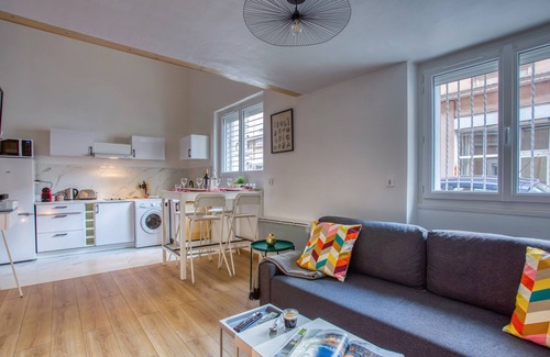 Quartier Chorier-Berriat Apartment | Modern T1 Mezzanine with Top Comfort & Breakfast Included
