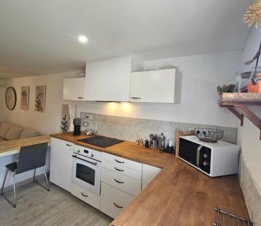 Lanrelas Apartment | Cozy T3 Retreat in the Heart of Centre Bretagne