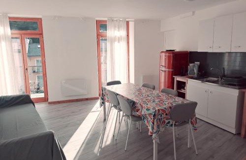 Guillaumes Apartment | Spacieux T4 centre village
