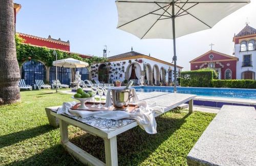 Los Palacios y Villafranca Villa | Inviting 4-Bedroom Villa with Private Pool in Los Palacios