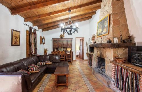Antequera House | Pet-Friendly Belvilla by OYO Casa La Herradura Retreat
