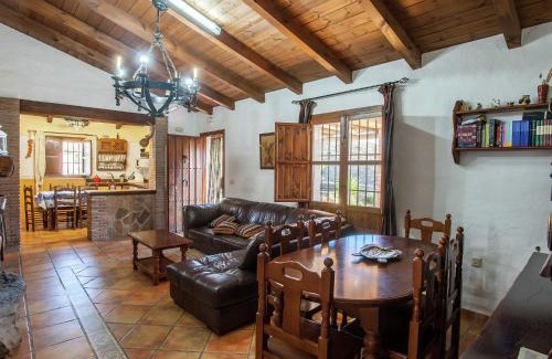 Antequera House | Pet-Friendly Belvilla by OYO Casa La Herradura Retreat