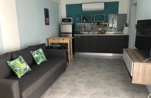 Santurce House | Oceanfront 1 Bedroom Retreat with Spa & Breakfast Awaits