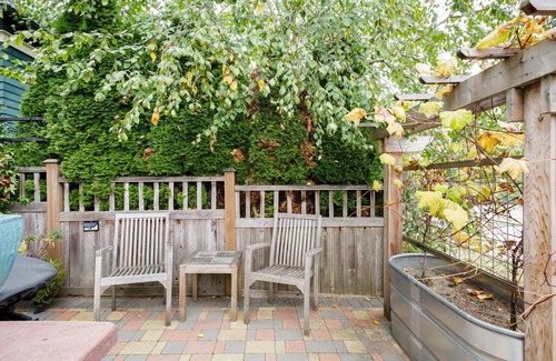 Ballard Apartment | Dog-Friendly MIL Apartments with Ocean View & Spa Access