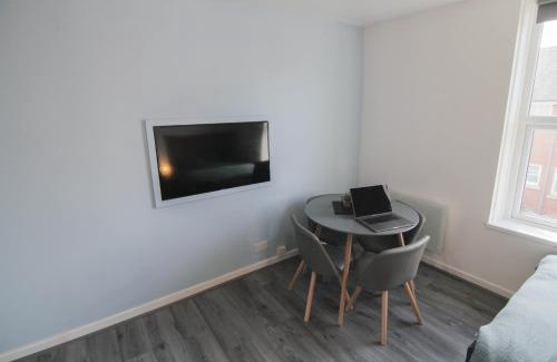Leamington Spa Apartment | Charming 1 Bedroom Central Flat - Rated 9/10 & Child Friendly
