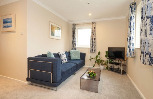 Gwithian Apartment | Cozy 1-Bedroom Apartment with Ocean Views in Gwithian