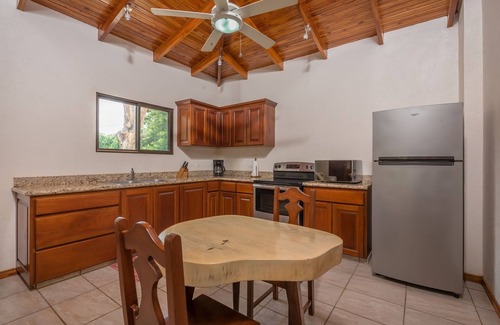 Tamarindo Apartment | Beautiful Oceanfront 1 BR Apartment Steps from Tamarindo Beach