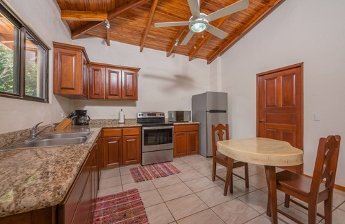 Tamarindo Apartment | Beautiful Oceanfront 1 BR Apartment Steps from Tamarindo Beach