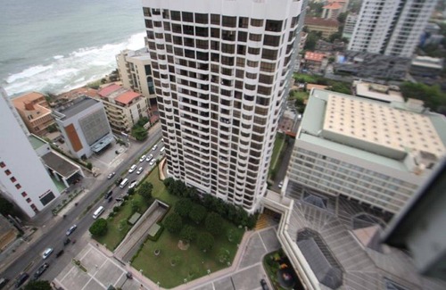 Kollupitiya Apartment | Cozy 1-BR Apartment in Premier Crescat Complex, Colombo