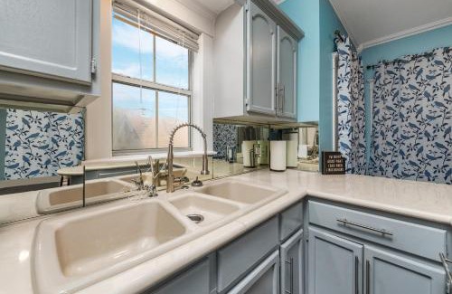 Houston Heights Apartment | Spacious 1-BR Midtown Houston Apt with King Bed & Free Parking