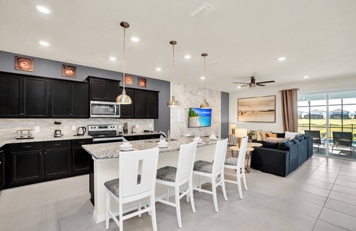Davenport Villa | Family-Friendly 10-Bed Pool Home with Game Room Awaits