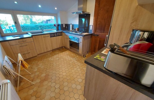 Ruille-Froid-Fonds Cottage | Cozy Gite Ruillé-Froid-Fonds: Family-Friendly with Spa