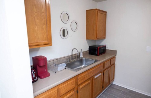 Dearborn Apartment | Modern 1-Bedroom Apartment in Downtown Dearborn