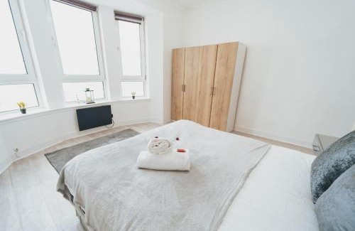 Wishaw Apartment | Spacious 1BHK with free Parking in Lanarkshire
