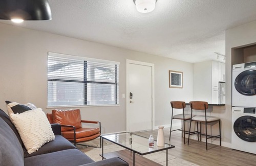 Brentwood Apartment | Spacious 2-Bedroom Apt Combo with Pool & Pet-Friendly Perks