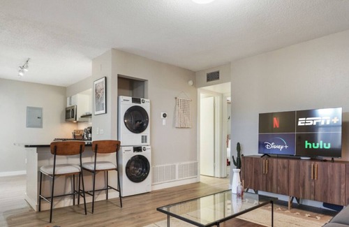 Brentwood Apartment | Spacious 2-Bedroom Apt Combo with Pool & Pet-Friendly Perks