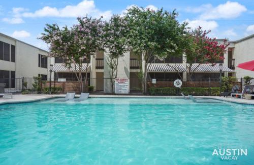 Brentwood Apartment | Family-Friendly 2-Bedroom Apartment with Pool & Pets Welcome