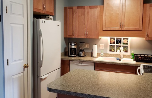 Weirs Beach Condo | Spacious 2 BDR/2BA Weirs Beach Condo