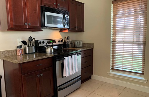Lower Greenville House | Updated 2 Bed/2 Bath Retreat in Lower Greenville - Rated 10/10