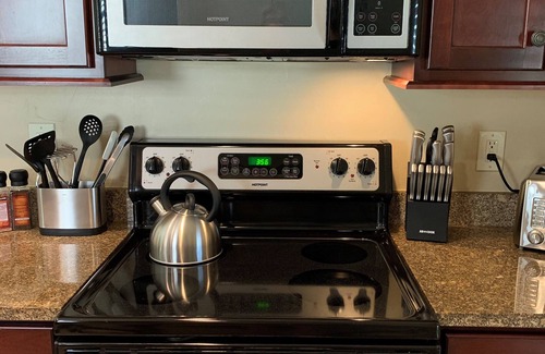 Lower Greenville House | Updated 2 Bed/2 Bath Retreat in Lower Greenville - Rated 10/10