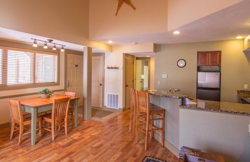 Thompsonville Hotel | Inviting 2-Bed Condo at Crystal Mountain Resort with Pool